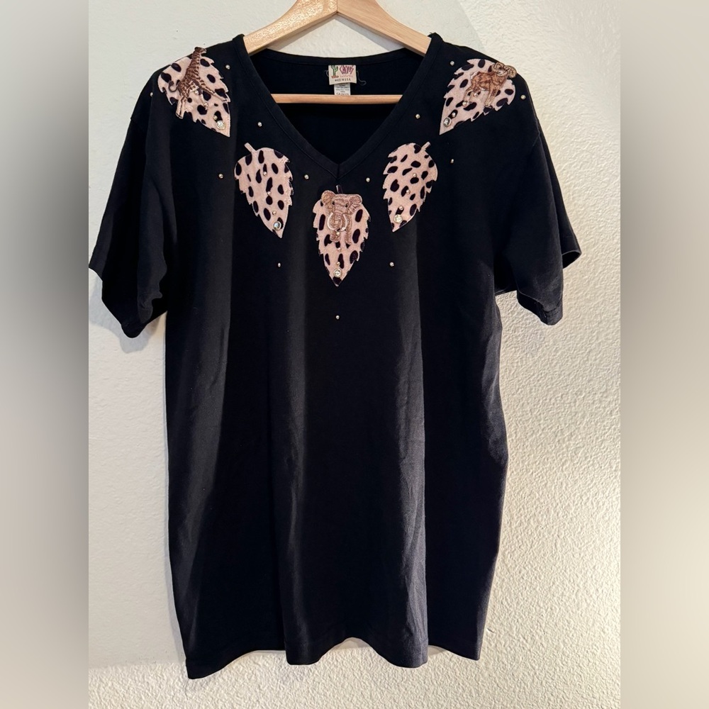 Vintage Women’s Castus California V Neck Tee Shirt
Black Size:L